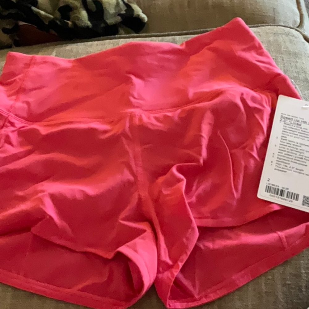 NWT Lululemon Speed Up shorts 2.5”